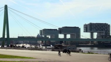 City quay Nehri yan timelapse
