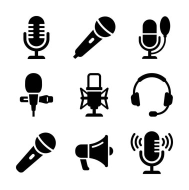 Çeşitli ses ve ses aygıtlarını temsil eden dokuz vektör sembol koleksiyonu. Farklı mikrofonlar, mikrofonlu bir kulaklık ve beyaz arka planda izole edilmiş bir megafon içeriyor..