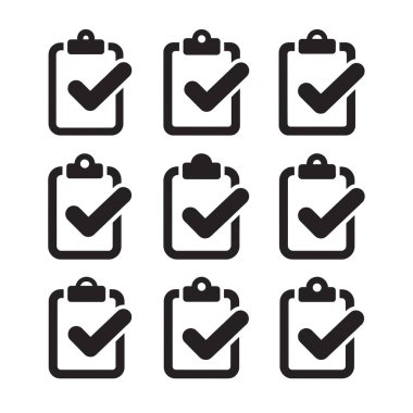 Beyaz arkaplandaki dokuz düz stil kontrol listesi simgesinin bir koleksiyonu. Her simge tamamlanmış görevleri, başarıyı ve doğrulamayı sembolize eden işaretli bir panoya sahiptir.