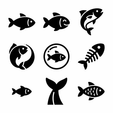 Beyaz arkaplandaki dokuz izole edilmiş siyah balık simgesi koleksiyonu siluetleri, logoları ve tasarım elementleri için grafik sembolleri içerir.