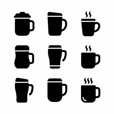 Beyaz arka planda izole edilmiş çeşitli kupa, kupa ve bardakları temsil eden dokuz farklı siyah sembol koleksiyonu. Bazı simgeler sıcak bir içecek olduğunu gösteren buharı içerir.