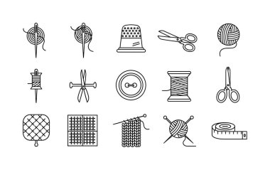 Beyaz bir arka planda izole edilmiş, dikiş, örgü ve dikiş işleri için çeşitli araç ve gereçleri tasvir eden bir dizi el çizimi siyah beyaz çizgi sanat simgesi..