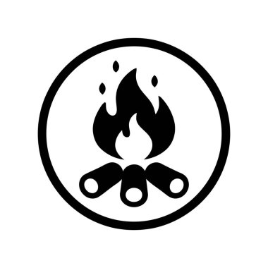Kamp ateşi simgesi, yanan kütükler ve alevlerle çevrili. Sıcak ve açık hava aktivitelerini temsil eden siyah bir daire.