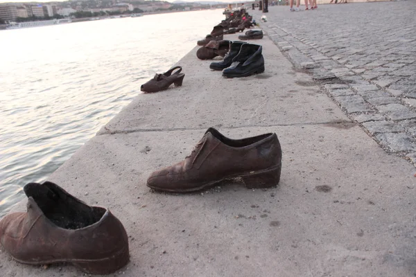 Danube dolgu üzerinde ayakkabı