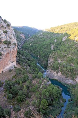Jcar nehri Cuenca bölgesinden geçerken