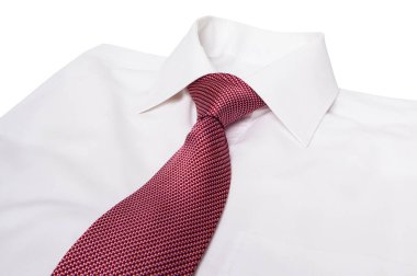 Farklı renkli erkek gömleği ve kravatı..