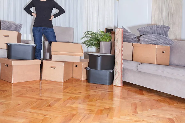 Woman Moving New House Boxes Moved New House Real Estate — Stock Photo, Image