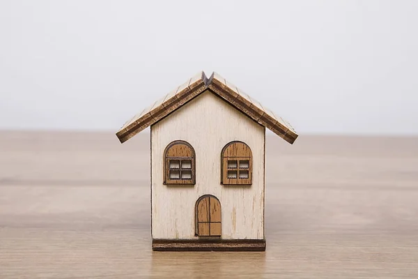 Immobilienmakler Hausmodell Kleines Hausmodell Aus Holz Immobilienkonzept — Stockfoto