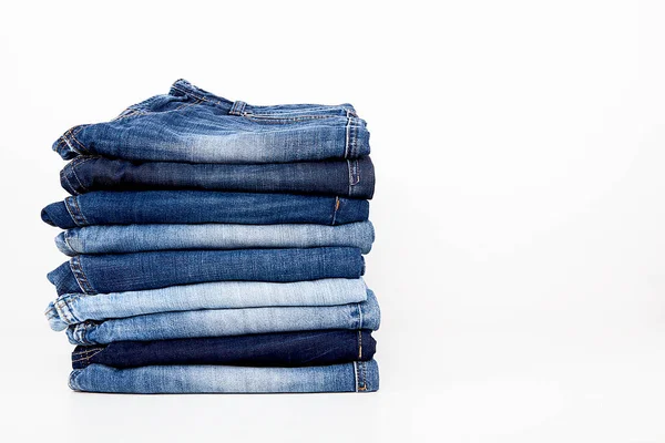 Vestiti Alla Moda Jeans Sfondo Bianco — Foto Stock