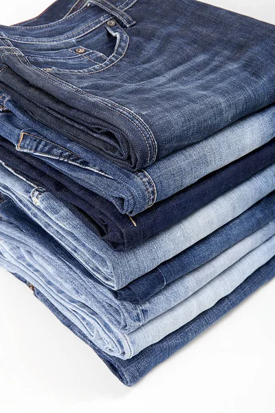 Vestiti Alla Moda Jeans Sfondo Bianco — Foto Stock