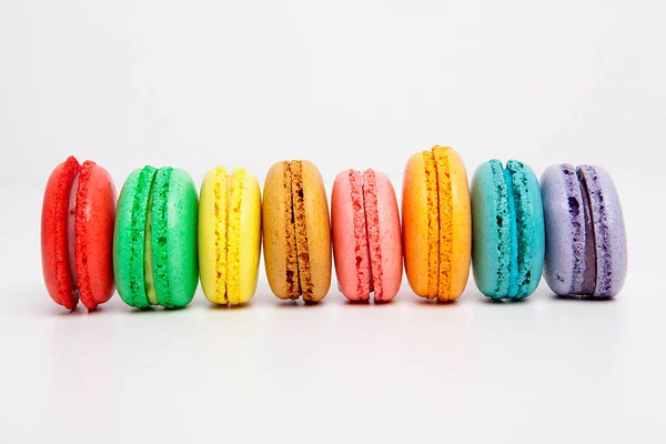 Macaron Doce Colorido Sobre Fundo Branco Petiscos Doces — Fotografia de Stock