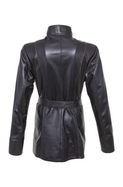 Siyah deri ceket beyaz arkaplanda izole.