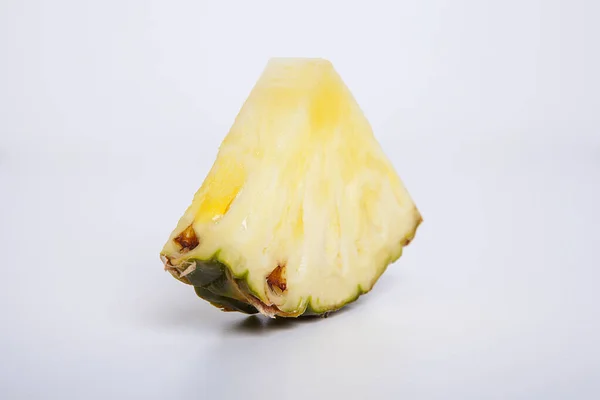 Piña Madura Aislada Sobre Fondo Blanco — Foto de Stock