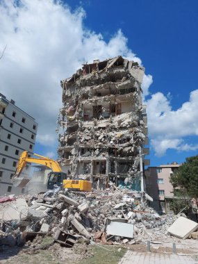 İzmir 'de 2020 depremi. 30 Ekim 2020 'de Türkiye' nin batısında 6,9 büyüklüğünde bir deprem meydana geldi. Olay 45 saniye sürdü..