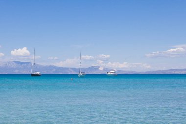 Gemi, tekne, deniz, kıyı şeridi, yaz manzarası.
