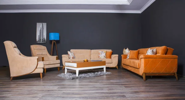 Sofa Krem Diatur Ruang Tamu — Stok Foto