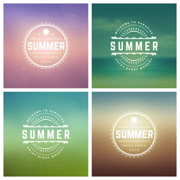 Summer Holidays Vector Retro Typography Set messages and Illustrations for Greeting Cards — Stock Vector