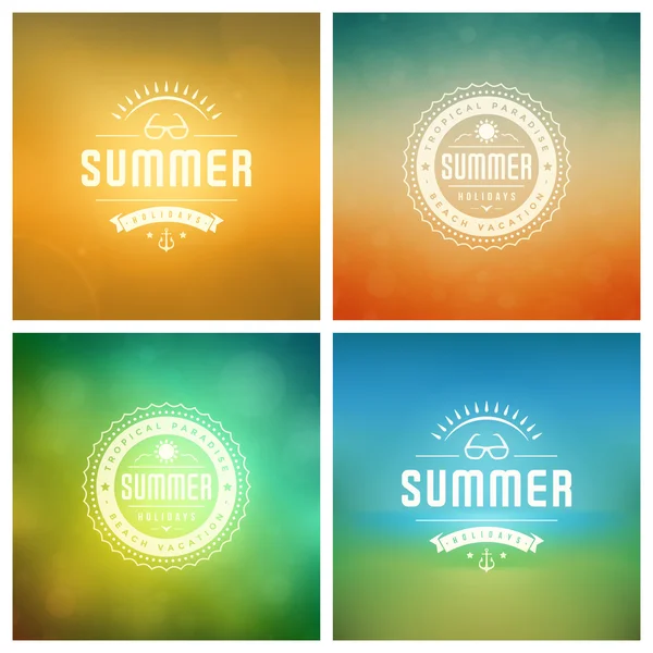 Zomer vakantie Retro typografie etiketten of Badges en achtergronden Vector. — Stockvector