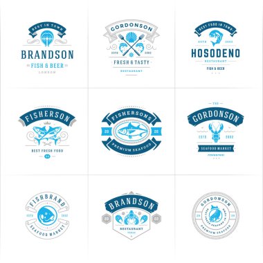 Deniz ürünleri logoları veya tabelalar vektör illüstrasyon balık pazarı ve restoran amblemleri dizayn etme şablonu