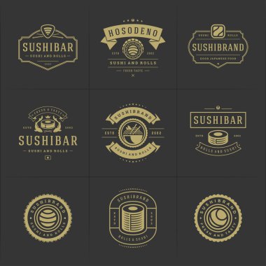 Suşi restoranının logoları ve rozetleri suşi somonlu Japon yemeklerini siluet vektör çizimine ayarlıyor.