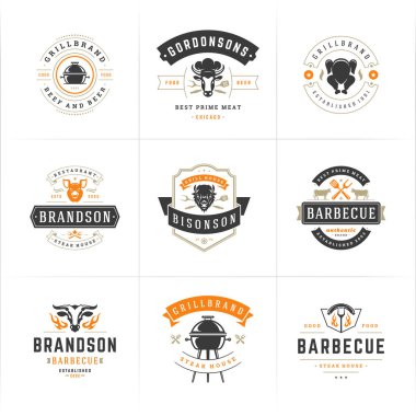 Izgara ve barbekü logoları vektör illüstrasyon biftek evi veya restoran menüsünde bbq yemek siluetleri ile birlikte.