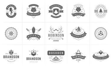 Kamp logoları ve rozetleri vektör tasarım ögeleri ve siluetleri ayarlanır