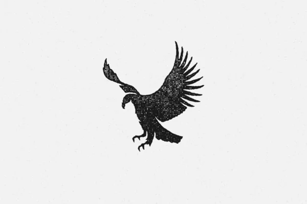 Schwarze Silhouette wilder Adler am Himmel in der Landschaft, handgezeichnet Stempeleffekt Vektor Illustration. — Stockvektor