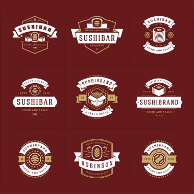 Suşi restoranının logoları ve rozetleri suşi somonlu Japon yemeklerini siluet vektör çizimine ayarlıyor.