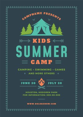 Çocukların yaz kampı posterleri ya da broşürleri tipografi tasarım şablonu ve orman manzarası ve çadır arka planı