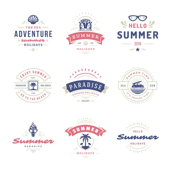 Étiquettes et badges vacances d'été typographie rétro set design. — Image vectorielle