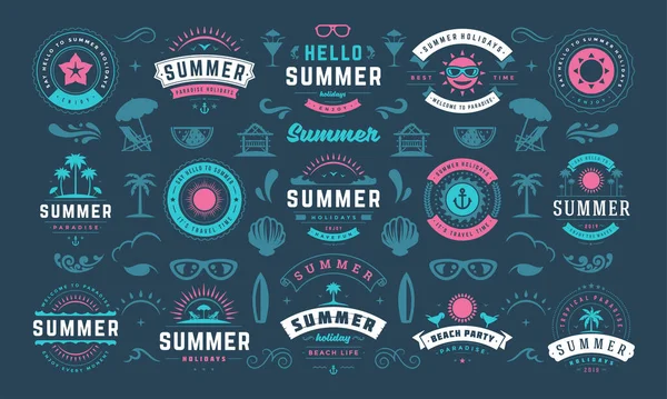 Etiquetas de férias de verão e design de crachás definir tipografia retro para cartazes e camisetas. — Vetor de Stock