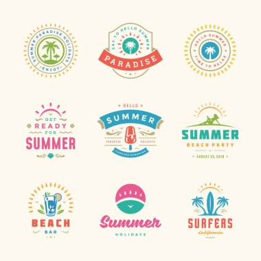 Yaz tatili etiketleri ve rozetleri geçmişe dönük tasarım seti