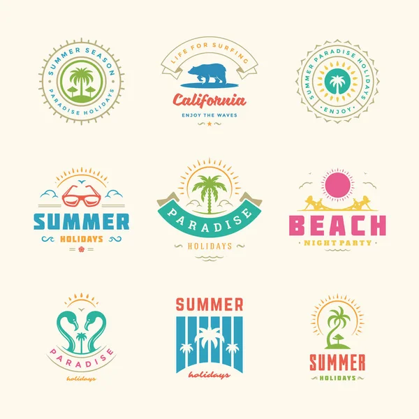 Zomer vakantie labels en badges retro design set — Stockvector