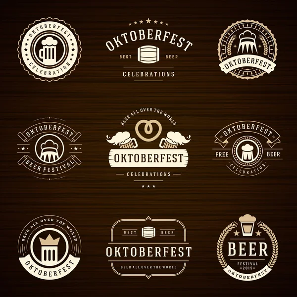 Festival de la cerveza Conjunto de etiquetas, insignias y logotipos del Oktoberfest — Vector de stock