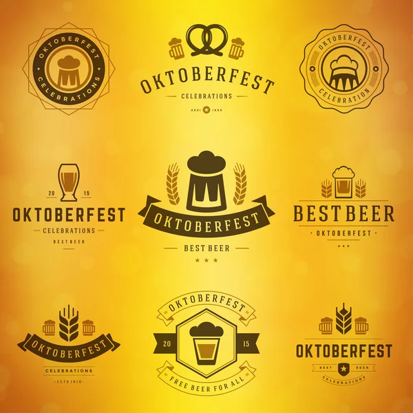 Festival de la cerveza Conjunto de etiquetas, insignias y logotipos del Oktoberfest — Archivo Imágenes Vectoriales