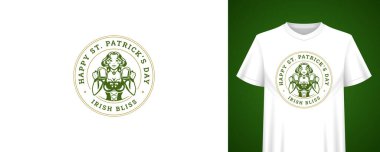 Aziz Patrick Günü için güzel bir kadının elinde bira bardaklarıyla kutlama tasarımı. Tişört baskı şablonu. Şenlikli kutlama ve bar partisi için İrlanda bayramı klasik rozet vektör ilüstrasyonu