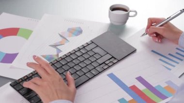 Office secretarys çalışma tablosu.