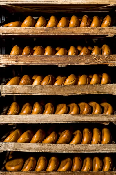 Consegna del pane in panetteria . — Foto Stock