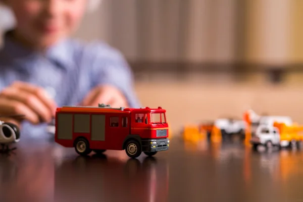 Close-up de caminhão de bombeiros de brinquedo . — Fotografia de Stock