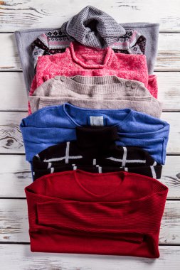 Birkaç sweatshirt ve tunik.