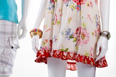 Hafif kumaş giyim mankenler.