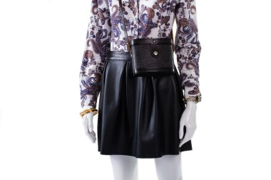 Çanta ve izle manken.