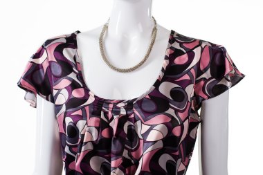 «Ana sayfa» manken kolye ile.