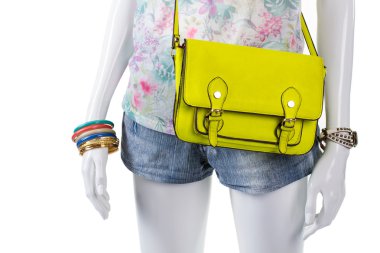 Renkli Bilezikler ve kireç çanta.