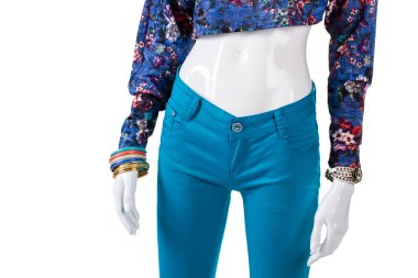 Uzun kollu kısa üst.