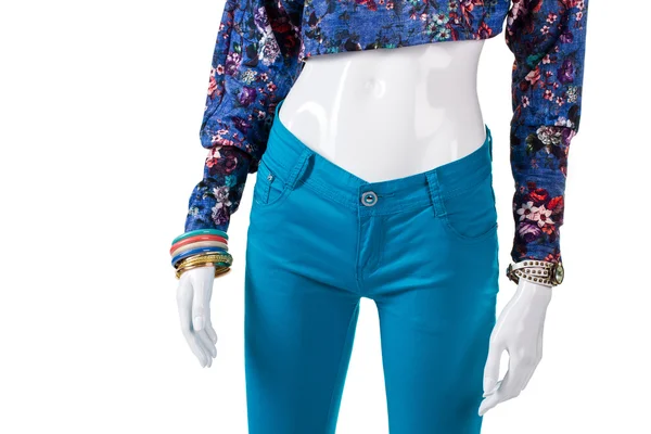 Uzun kollu kısa üst.