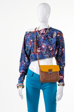 Çiçek kırpma üst ve çanta.