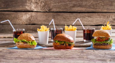 Burger ve kola gözlük.