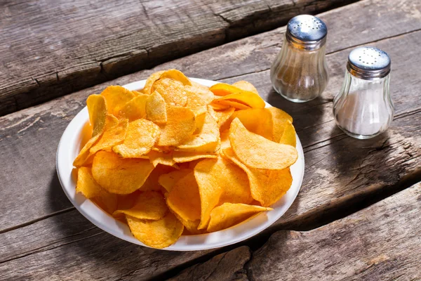 Chips con sal y pimienta . — Foto de Stock