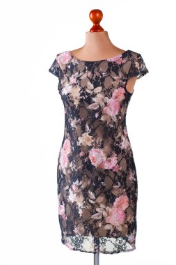 Koyu çiçekli abiye.